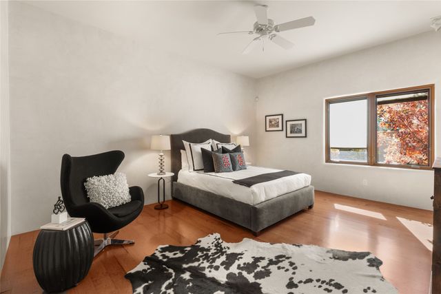 36 Paseo Aragon, Santa Fe, NM 87506