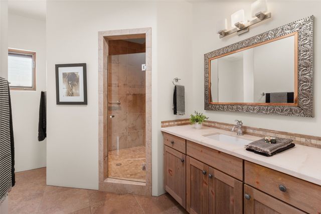 36 Paseo Aragon, Santa Fe, NM 87506