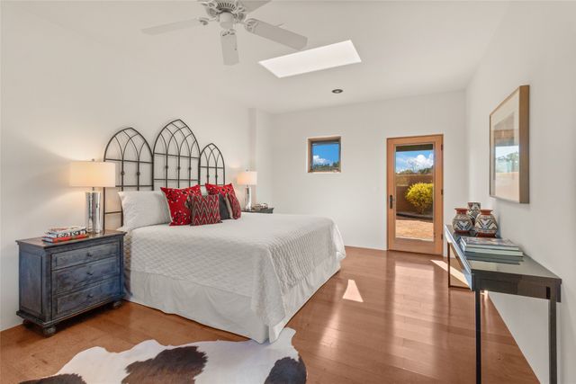 36 Paseo Aragon, Santa Fe, NM 87506