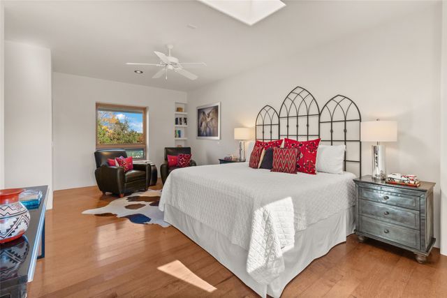 36 Paseo Aragon, Santa Fe, NM 87506