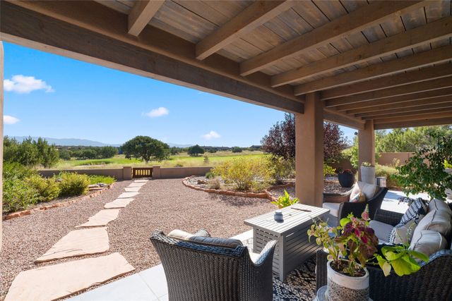 36 Paseo Aragon, Santa Fe, NM 87506