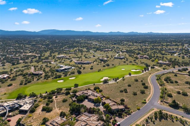 36 Paseo Aragon, Santa Fe, NM 87506