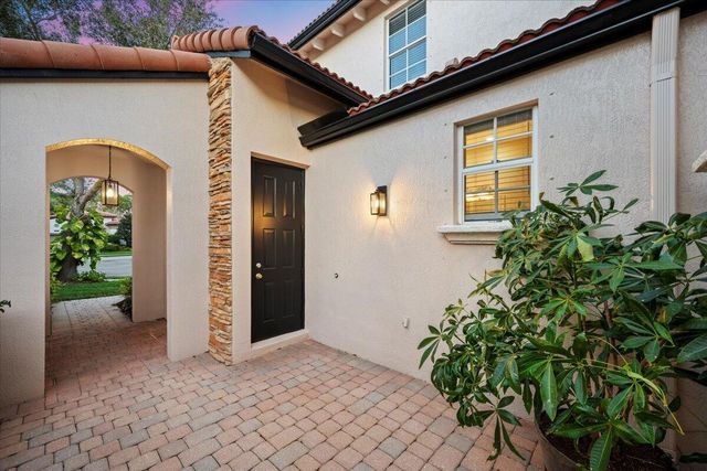 2020 Graden Drive, Palm Beach Gardens, FL 33410