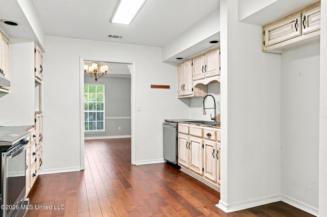 1314 Mill Circle, Ocean Springs, MS 39564
