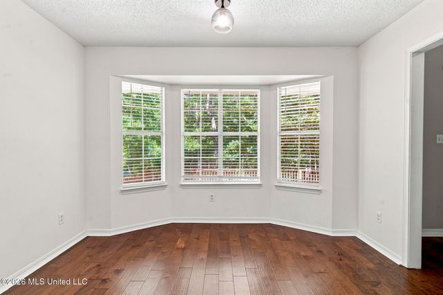 1314 Mill Circle, Ocean Springs, MS 39564