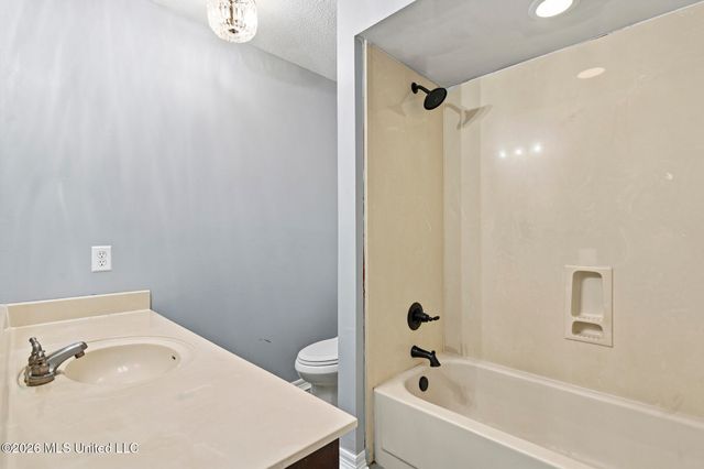 1314 Mill Circle, Ocean Springs, MS 39564