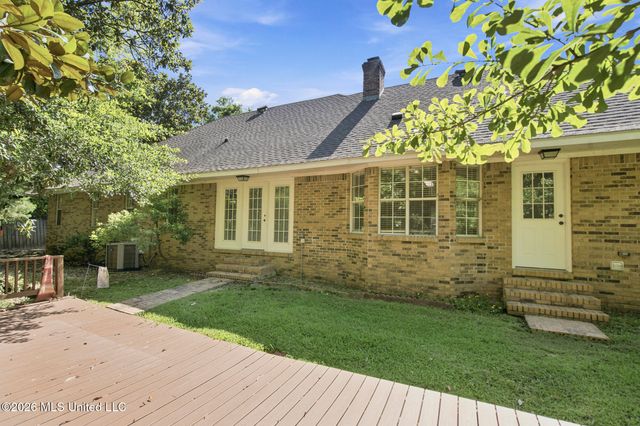 1314 Mill Circle, Ocean Springs, MS 39564