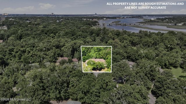 1314 Mill Circle, Ocean Springs, MS 39564