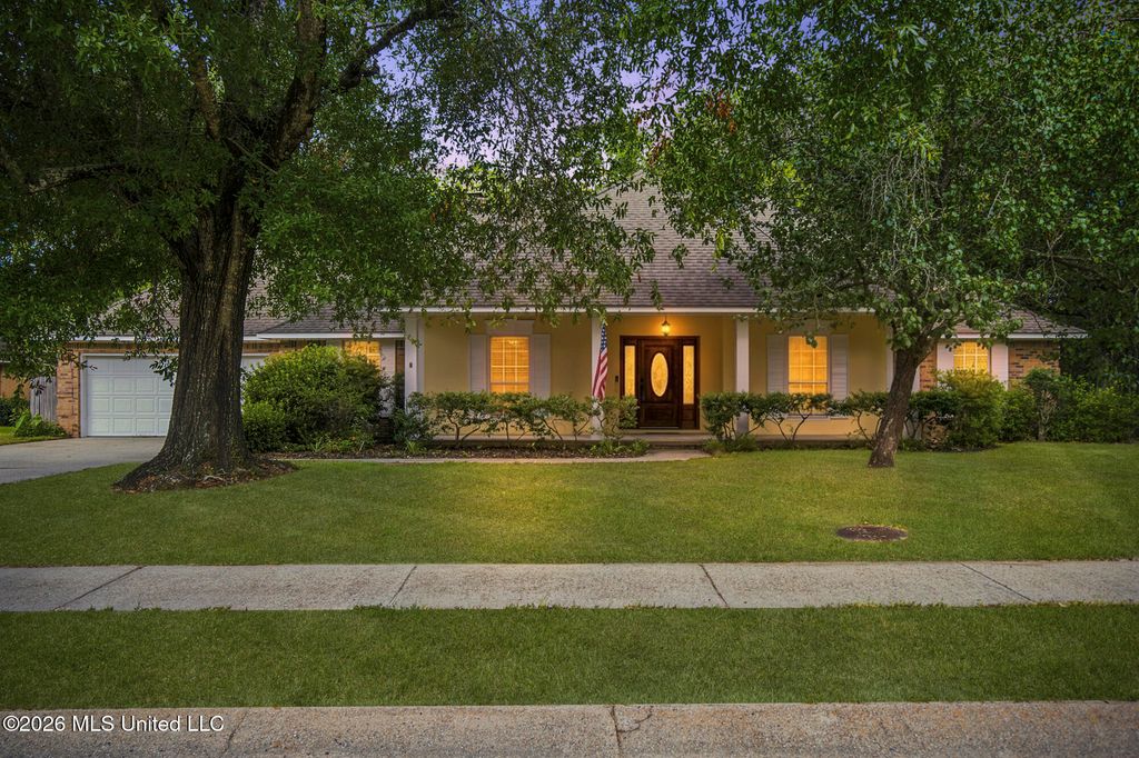 1314 Mill Circle, Ocean Springs, MS 39564