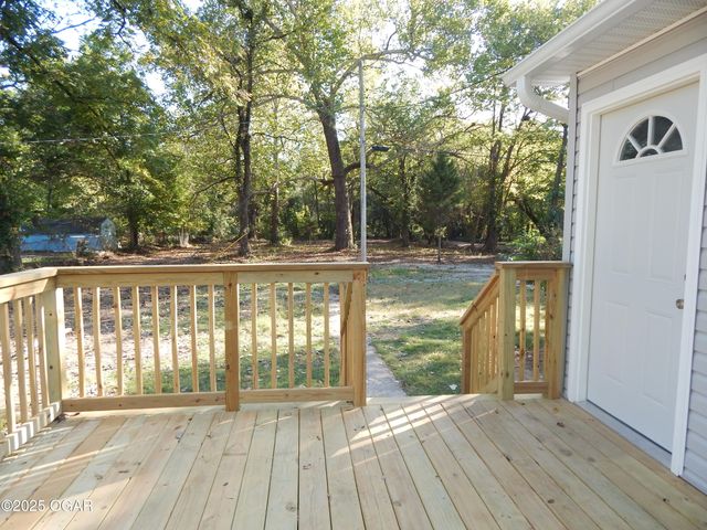 2402 E Laurel Street, Joplin, MO 64801