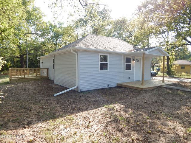 2402 E Laurel Street, Joplin, MO 64801