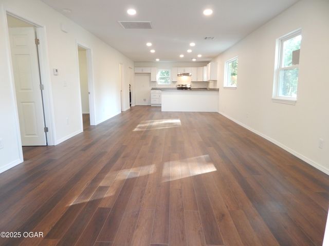 2402 E Laurel Street, Joplin, MO 64801