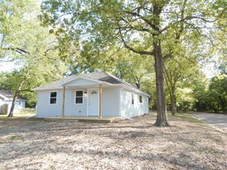 2402 E Laurel Street, Joplin, MO 64801
