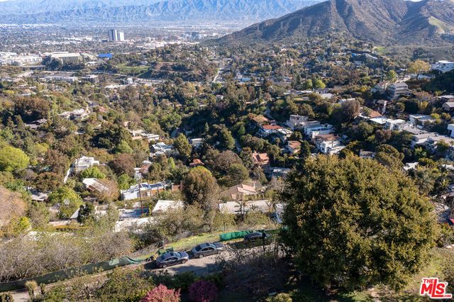 7315 W Pyramid Place, Los Angeles, CA 90046