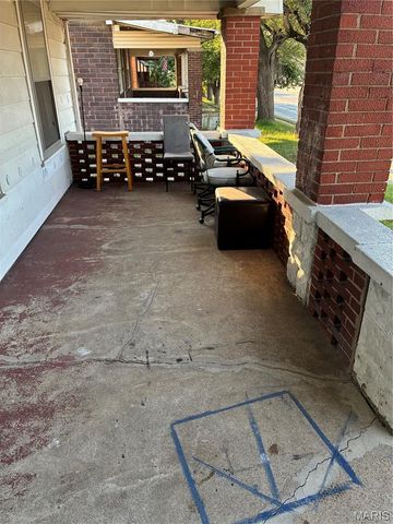 417 E Saint Louis Avenue, East Alton, IL 62024