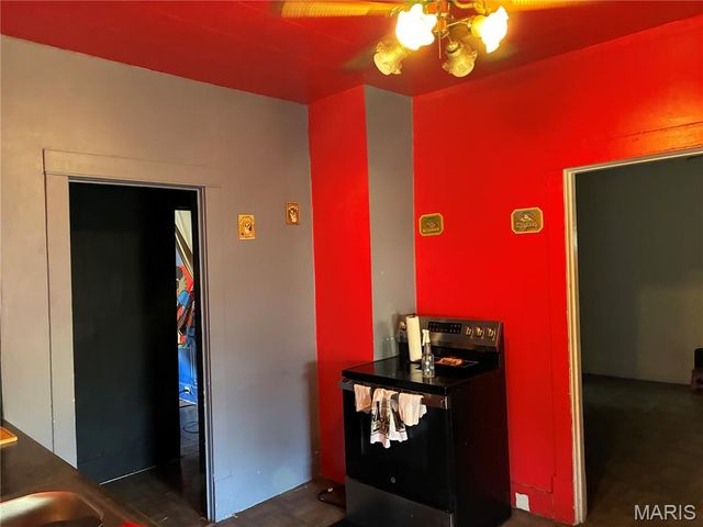417 E Saint Louis Avenue, East Alton, IL 62024