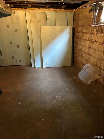 417 E Saint Louis Avenue, East Alton, IL 62024