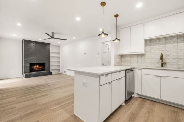 7537 Brentcove Circle, Dallas, TX 75214
