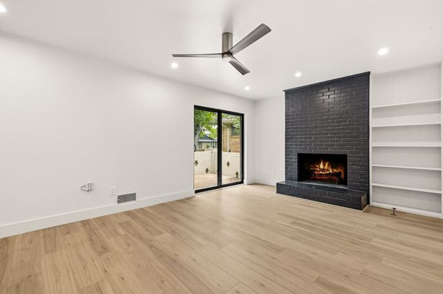 7537 Brentcove Circle, Dallas, TX 75214