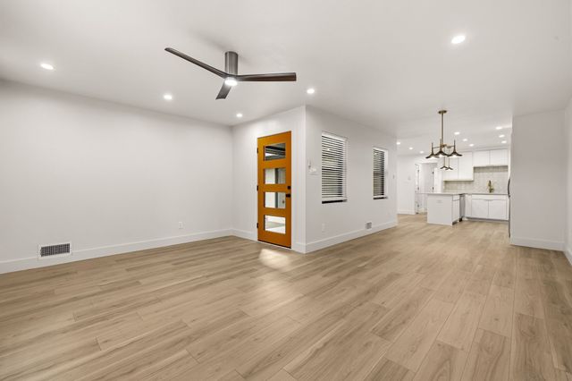 7537 Brentcove Circle, Dallas, TX 75214