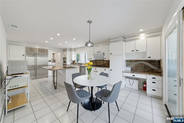 15 Hudson Terrace, Englewood Cliffs, NJ 07632