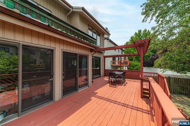 15 Hudson Terrace, Englewood Cliffs, NJ 07632