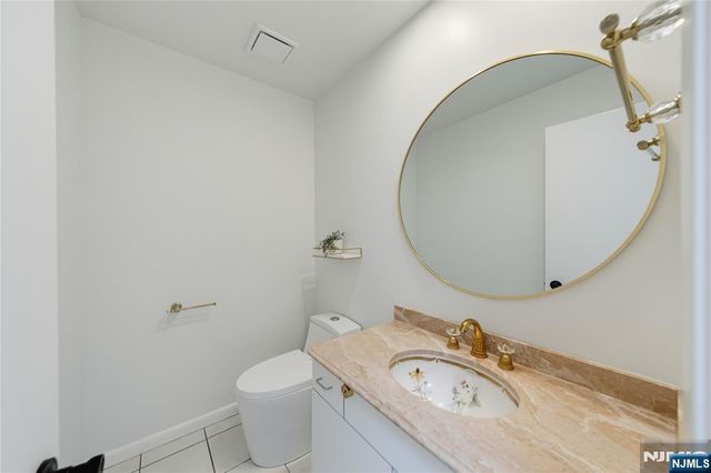 15 Hudson Terrace, Englewood Cliffs, NJ 07632