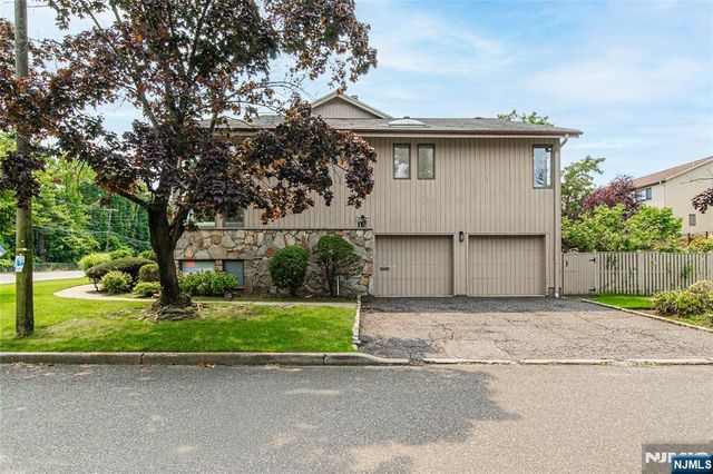 15 Hudson Terrace, Englewood Cliffs, NJ 07632