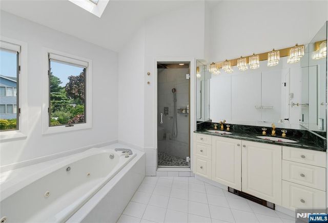 15 Hudson Terrace, Englewood Cliffs, NJ 07632