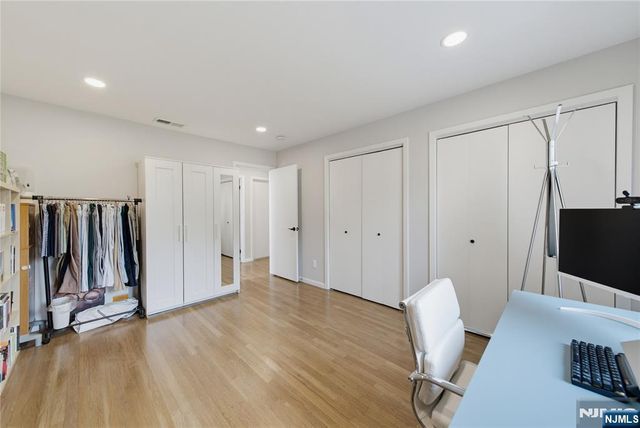 15 Hudson Terrace, Englewood Cliffs, NJ 07632