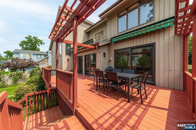 15 Hudson Terrace, Englewood Cliffs, NJ 07632