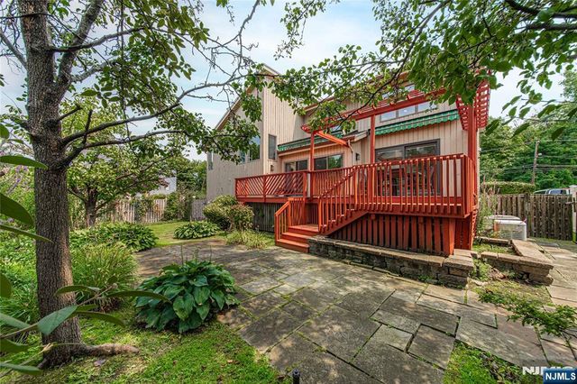 15 Hudson Terrace, Englewood Cliffs, NJ 07632