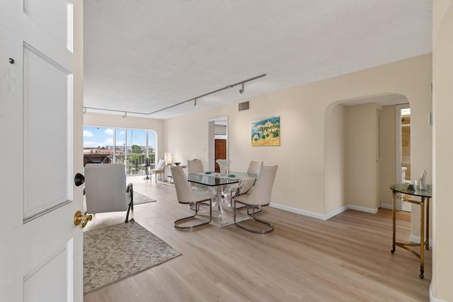 907 Marina Drive Unit 306, North Palm Beach, FL 33408