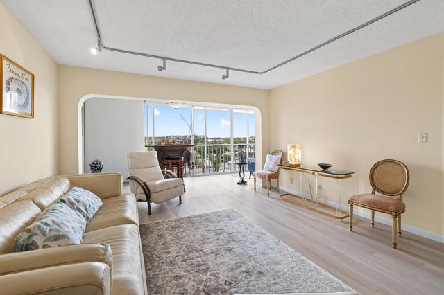 907 Marina Drive Unit 306, North Palm Beach, FL 33408