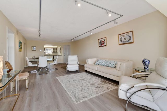 907 Marina Drive Unit 306, North Palm Beach, FL 33408
