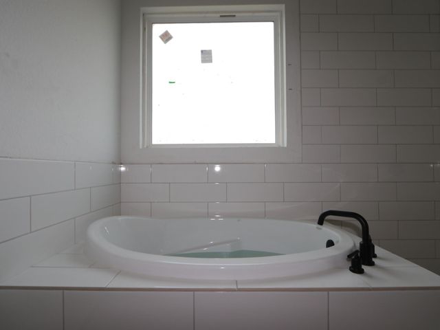 591 Darley Oaks DR, Dripping Springs, TX 78620