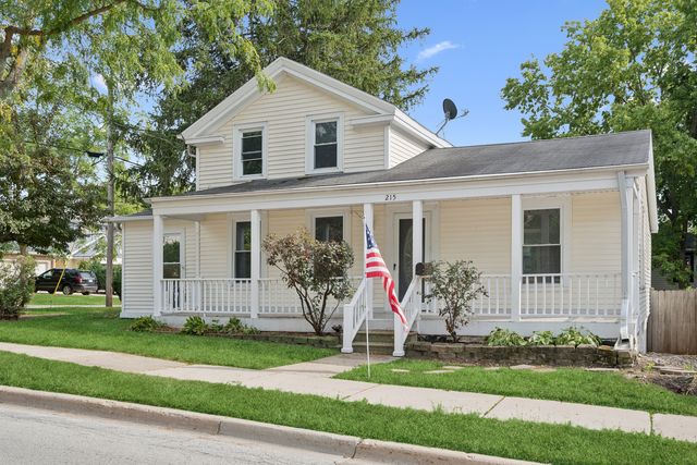 215 Illinois Avenue, St. Charles, IL 60174