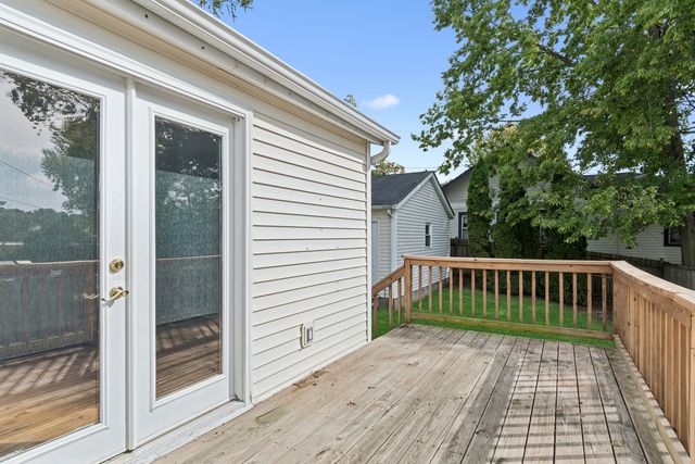 215 Illinois Avenue, St. Charles, IL 60174