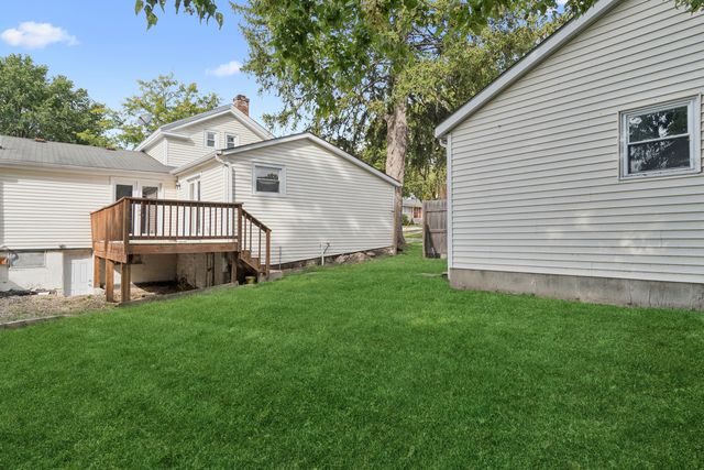 215 Illinois Avenue, St. Charles, IL 60174