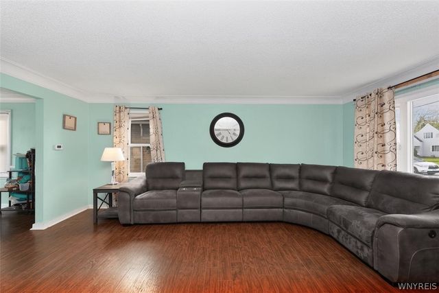 2215 Forest Avenue, Niagara Falls, NY 14301