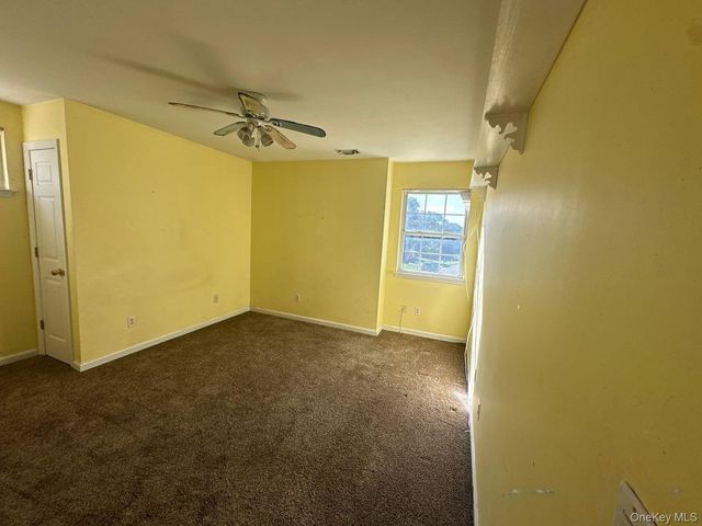 2 East Avenue, Coram, NY 11727