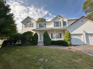 2 East Avenue, Coram, NY 11727