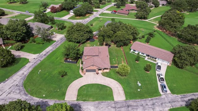 315 Navajo Trail, Lake Kiowa, TX 76240