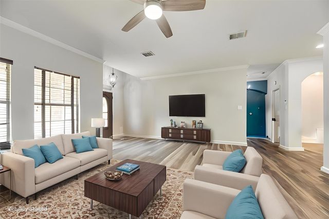 315 Navajo Trail, Lake Kiowa, TX 76240