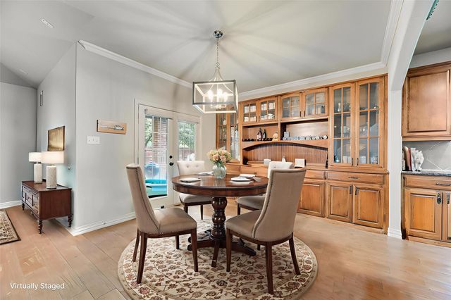 315 Navajo Trail, Lake Kiowa, TX 76240