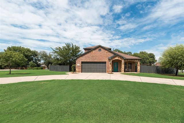 315 Navajo Trail, Lake Kiowa, TX 76240
