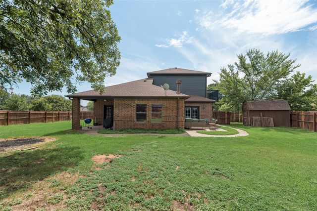 315 Navajo Trail, Lake Kiowa, TX 76240