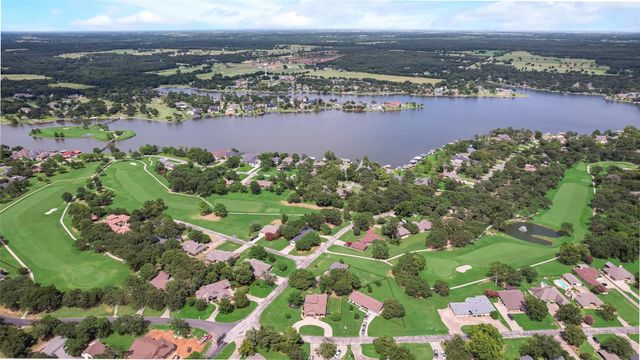 315 Navajo Trail, Lake Kiowa, TX 76240