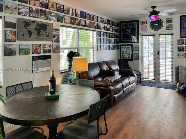 2463 Pine Tree Dr 4, Miami Beach, FL 33140