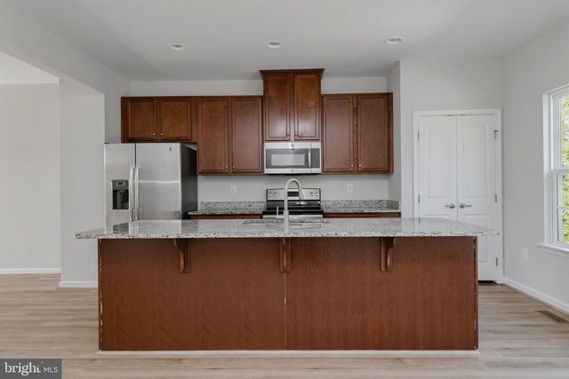 8647 ROSECRANS LN, Spotsylvania, VA 22553